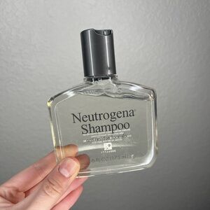 New Neutrogena Shampoo Anti-Residue Formula All Hair Types 6 Fl Oz 175 mL RARE